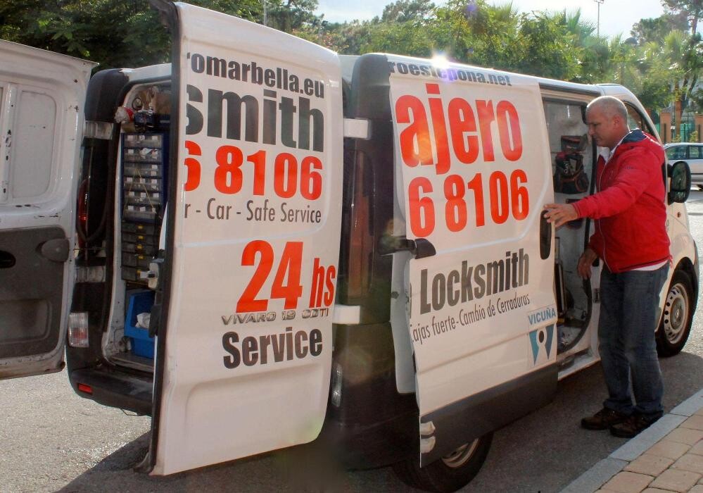 Images Cerrajero Locksmith Marbella 24 Horas