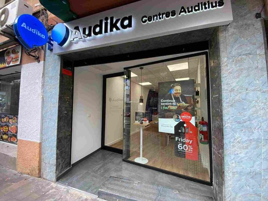 Images Centro Auditivo Audika Cornellà