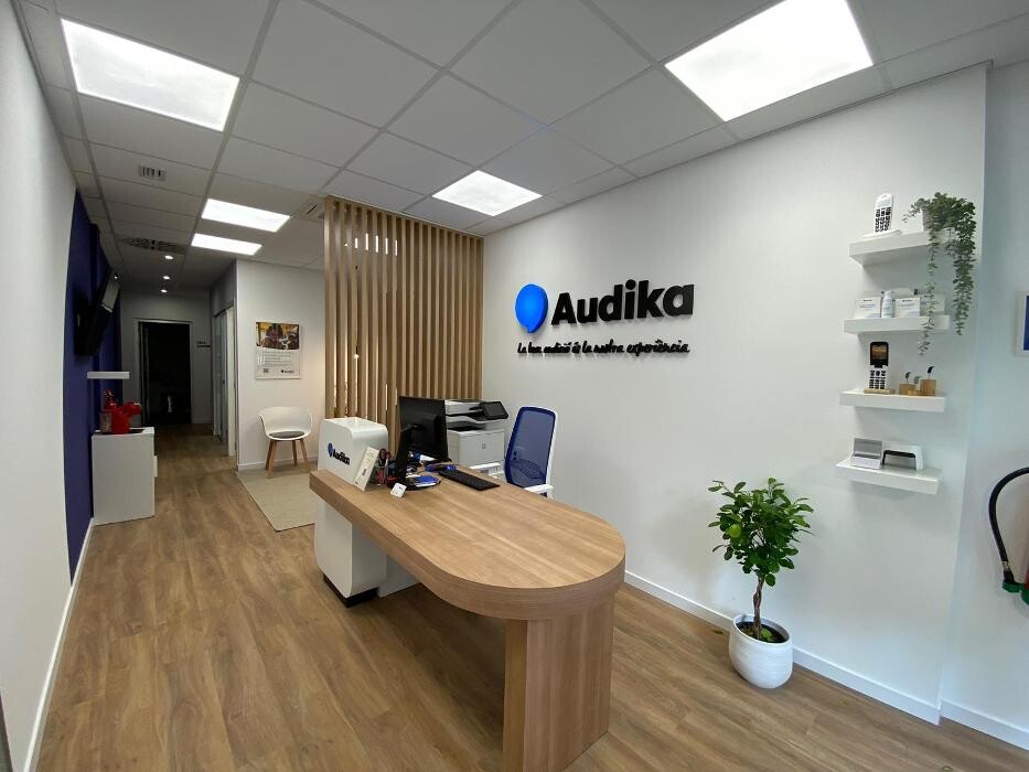 Images Centro Auditivo Audika Cornellà