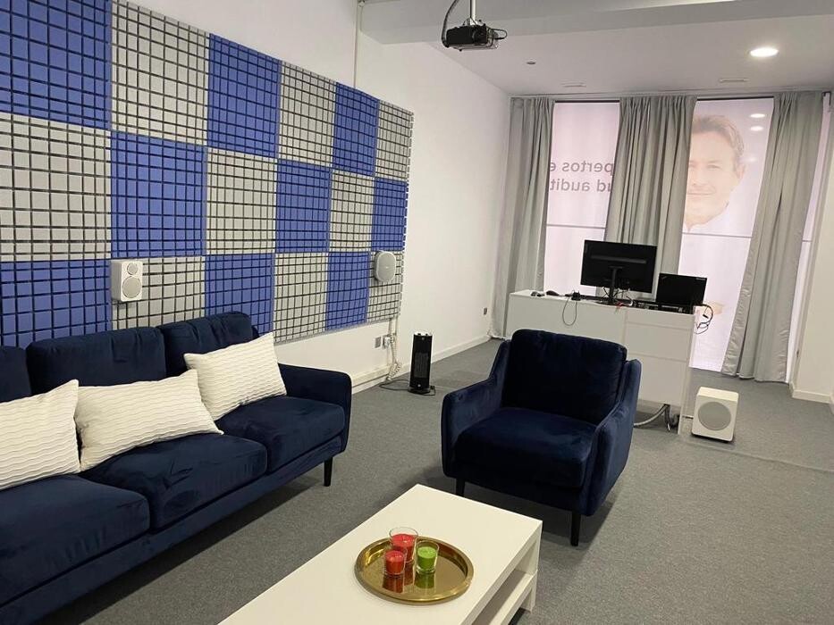 Images AUDIKA Centro Auditivo | Audífonos Gijón Adosinda