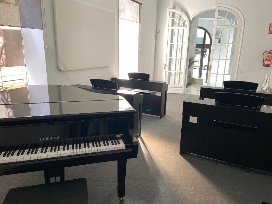 Images Yamaha Music School