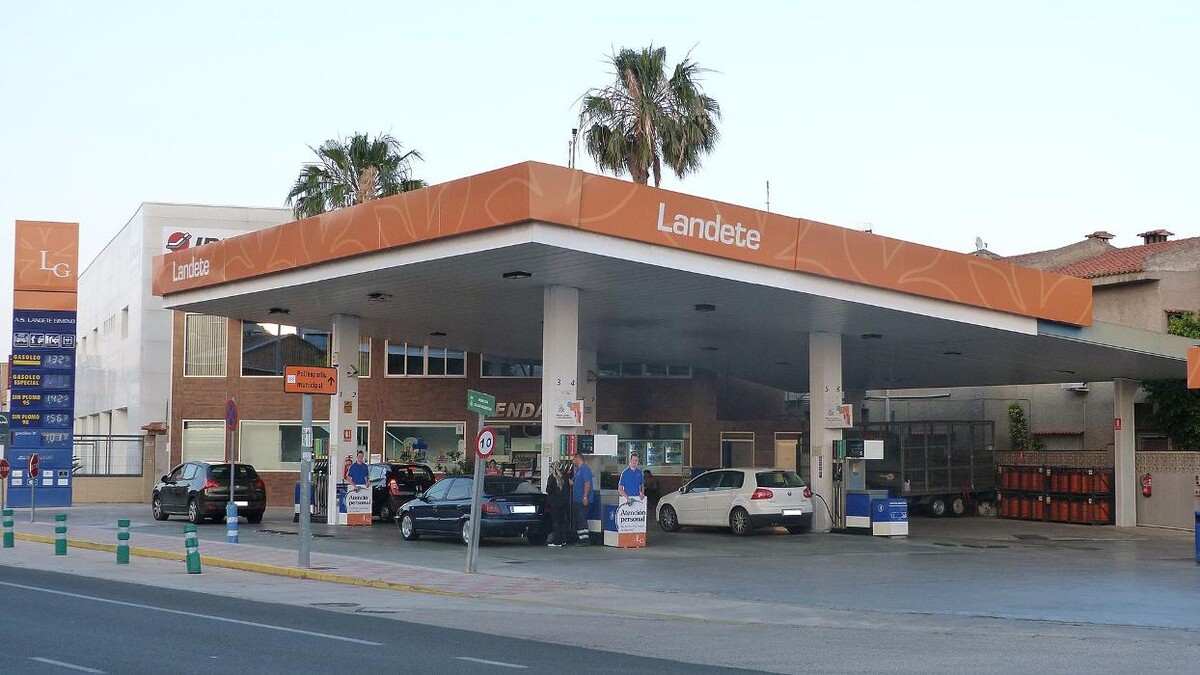 Images GASOLINERA LANDETE