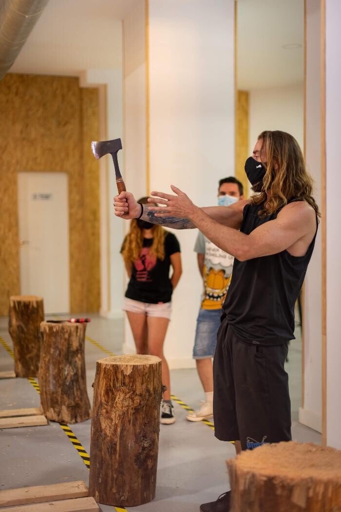 Images The Axe Club - Axe throwing en Barcelona