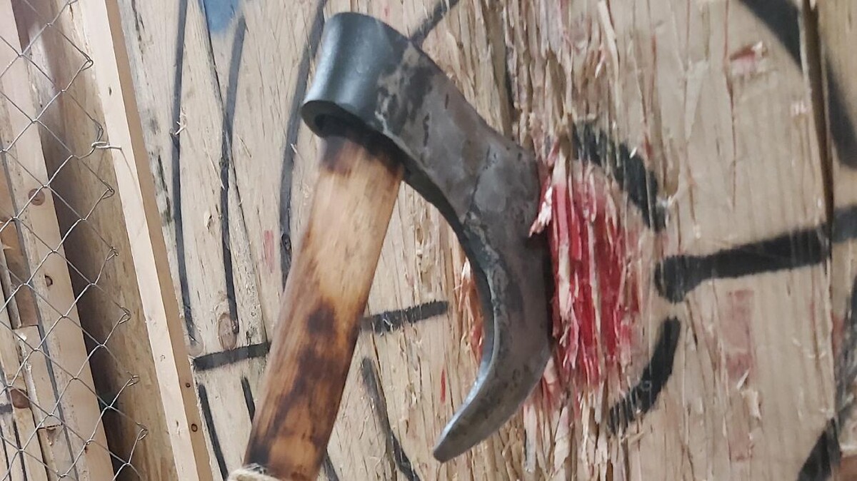 Images The Axe Club - Axe throwing en Barcelona