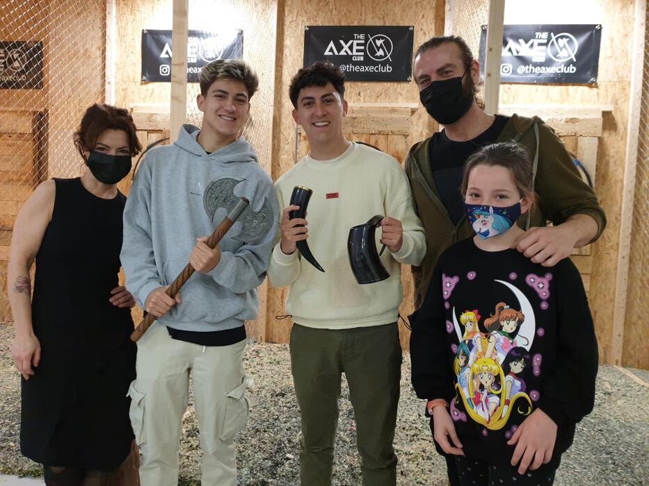 Images The Axe Club - Axe throwing en Barcelona