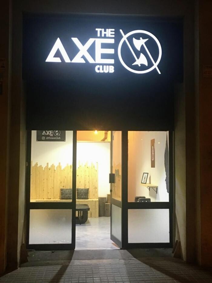 Images The Axe Club - Axe throwing en Barcelona