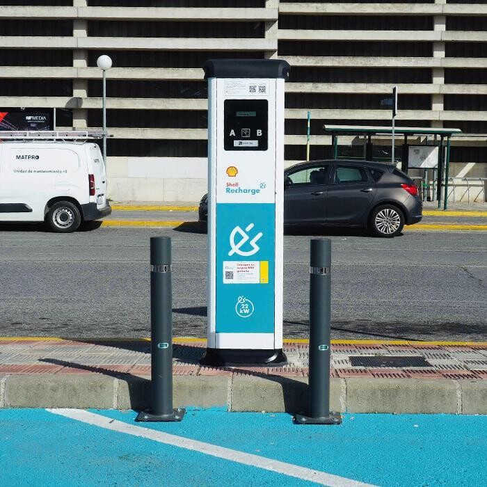 Images Shell Recharge Charging Station