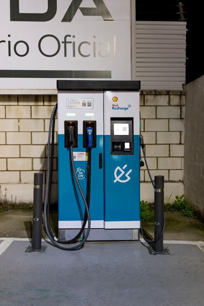 Images ACCIONA Charging Station