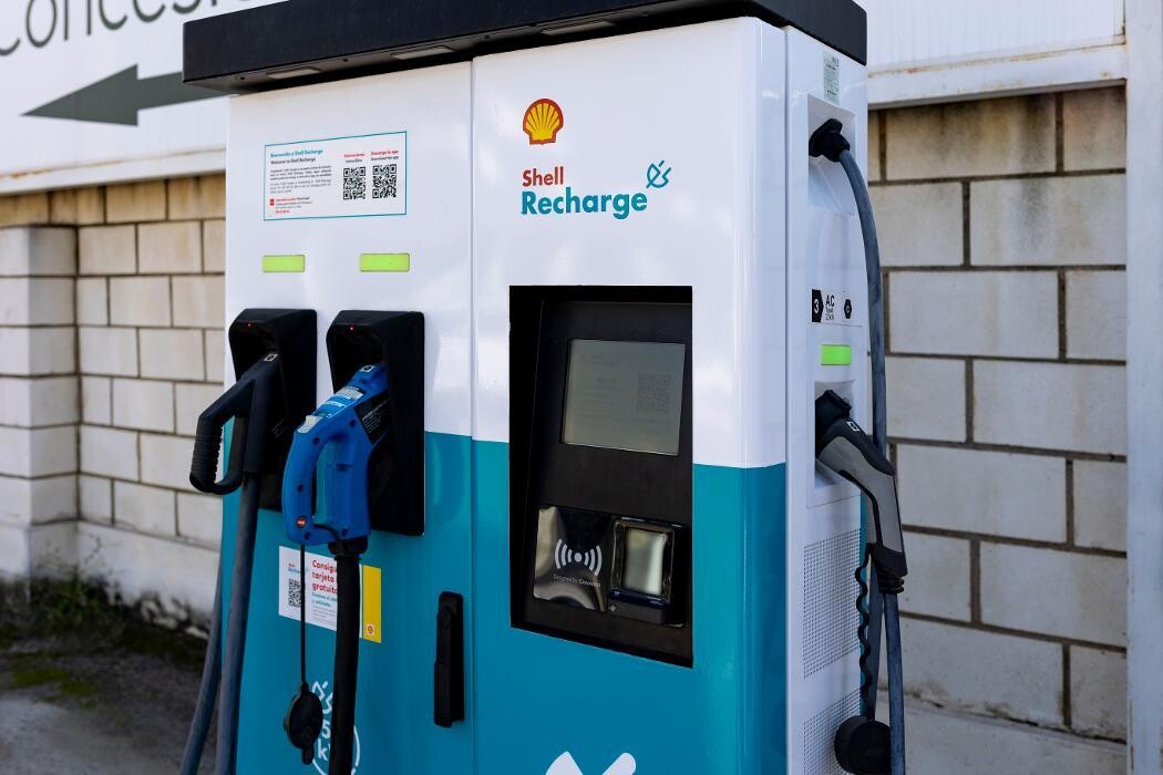 Images ACCIONA Charging Station