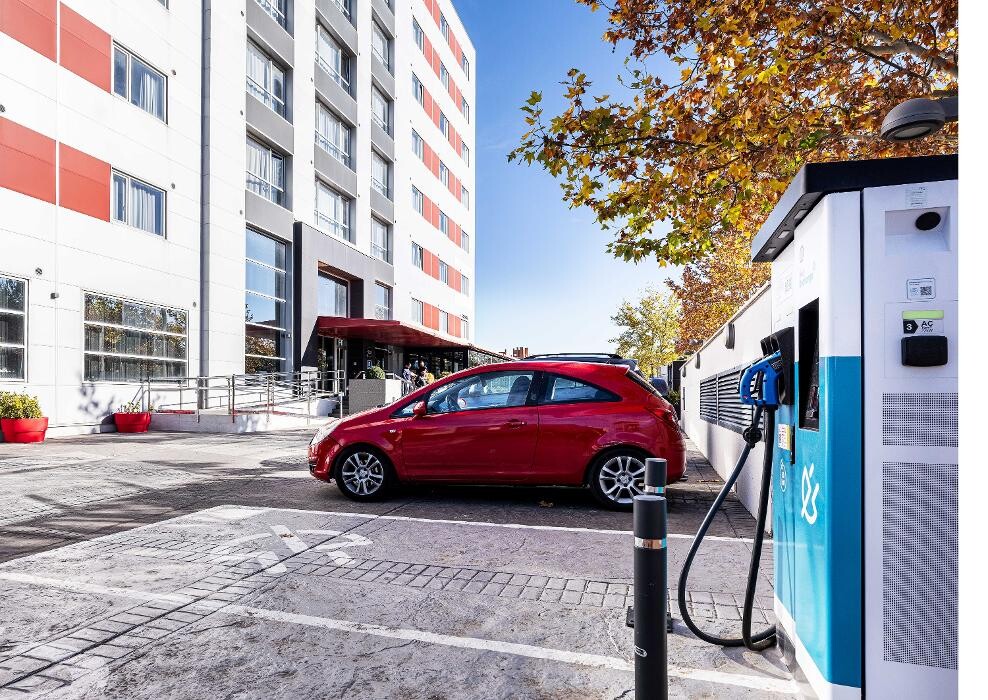 Images Shell Recharge Charging Station