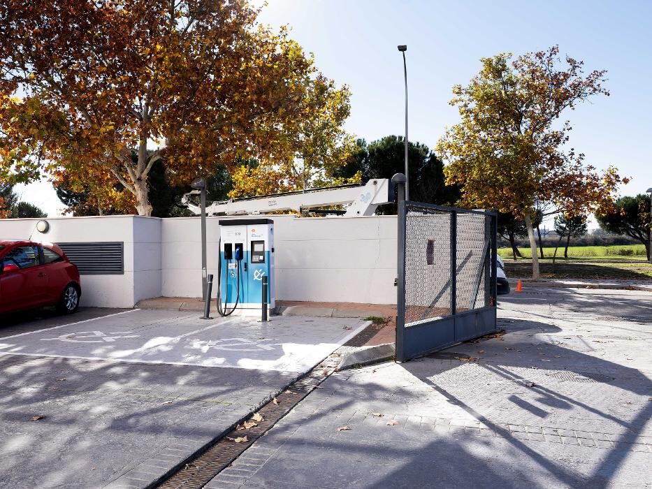 Images ACCIONA Charging Station