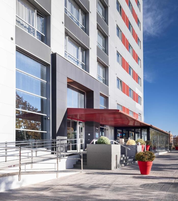 Images ACCIONA Charging Station