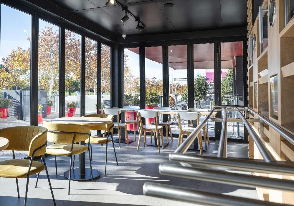 Images ACCIONA Charging Station