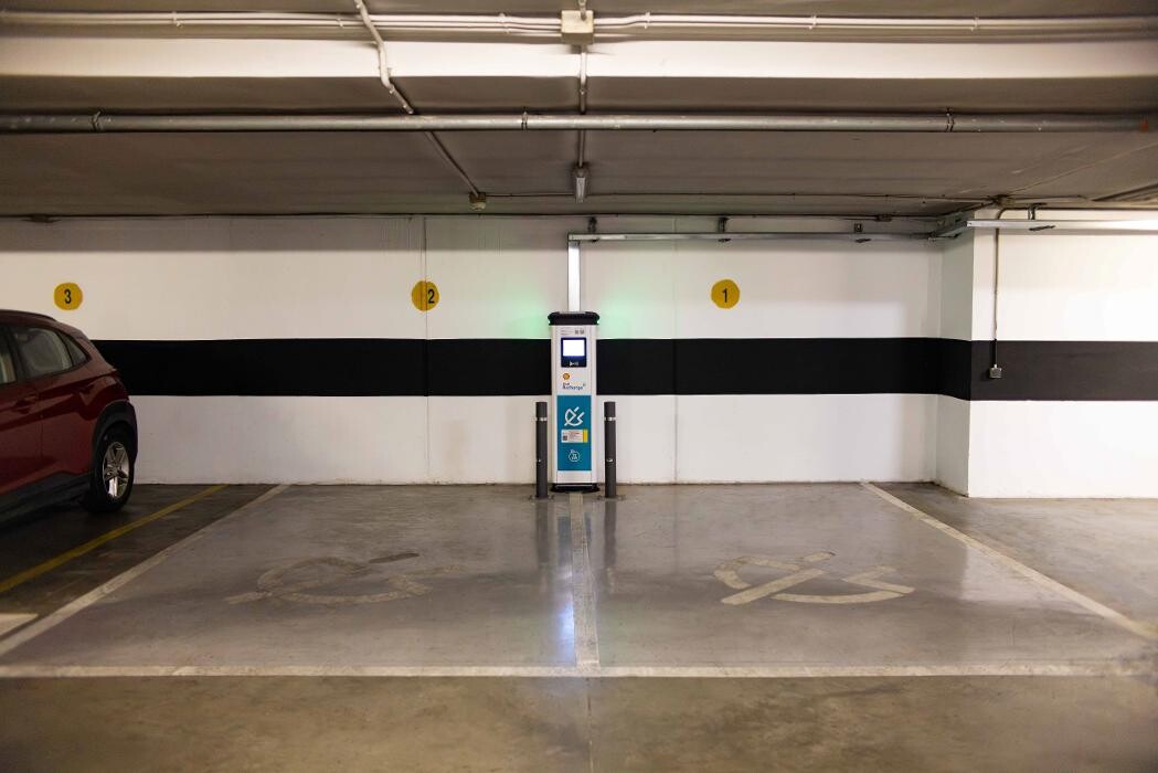 Images Shell Recharge Charging Station