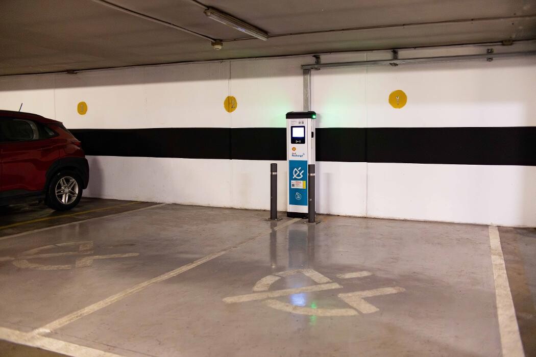 Images Shell Recharge Charging Station