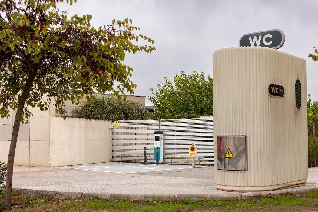 Images ACCIONA Charging Station