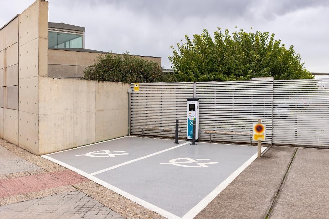 Images ACCIONA Charging Station