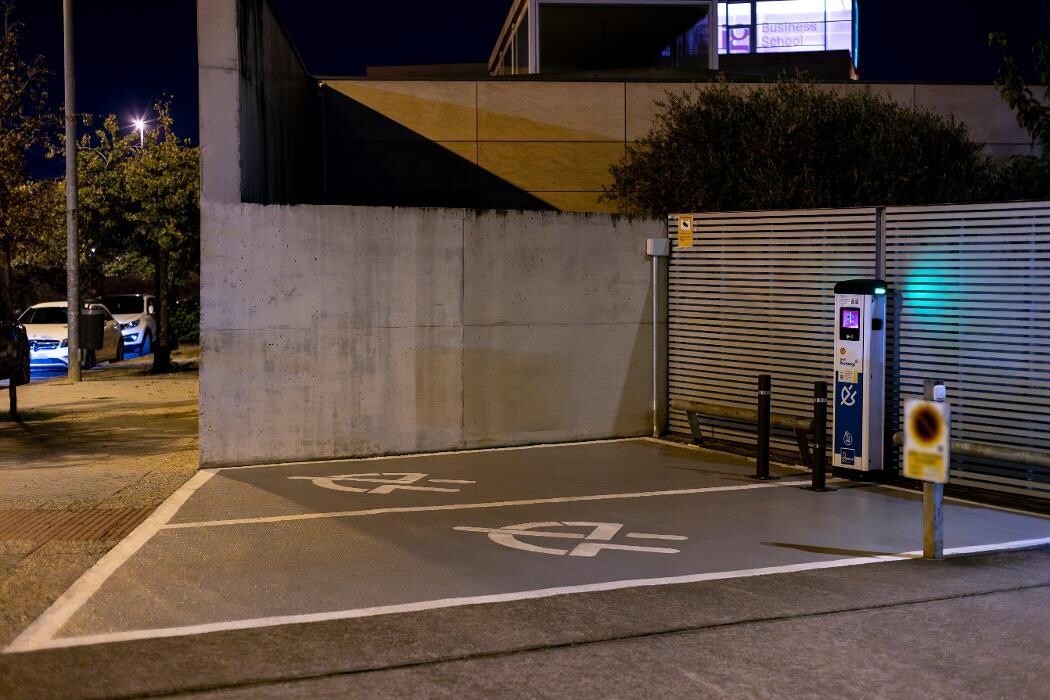 Images ACCIONA Charging Station