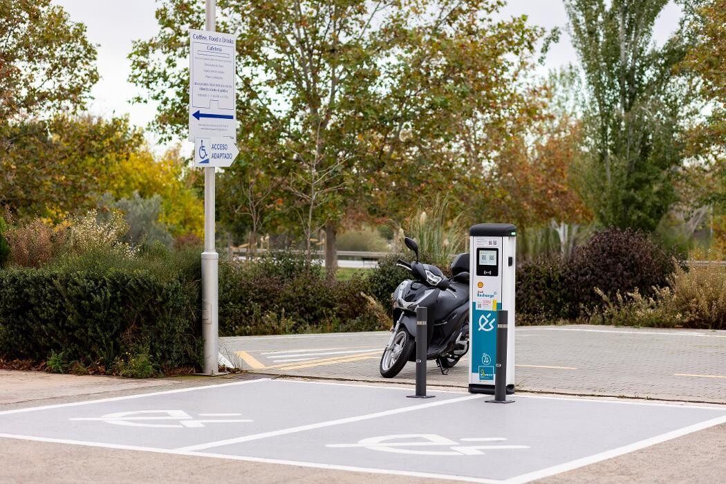 Images Shell Recharge Charging Station