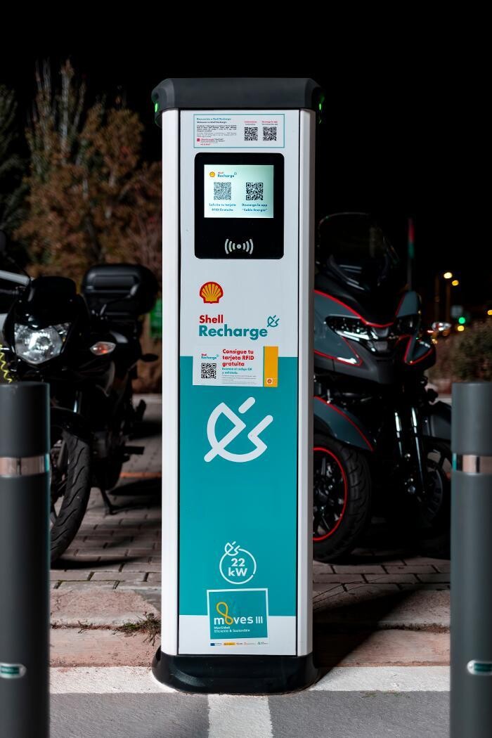 Images Shell Recharge Charging Station