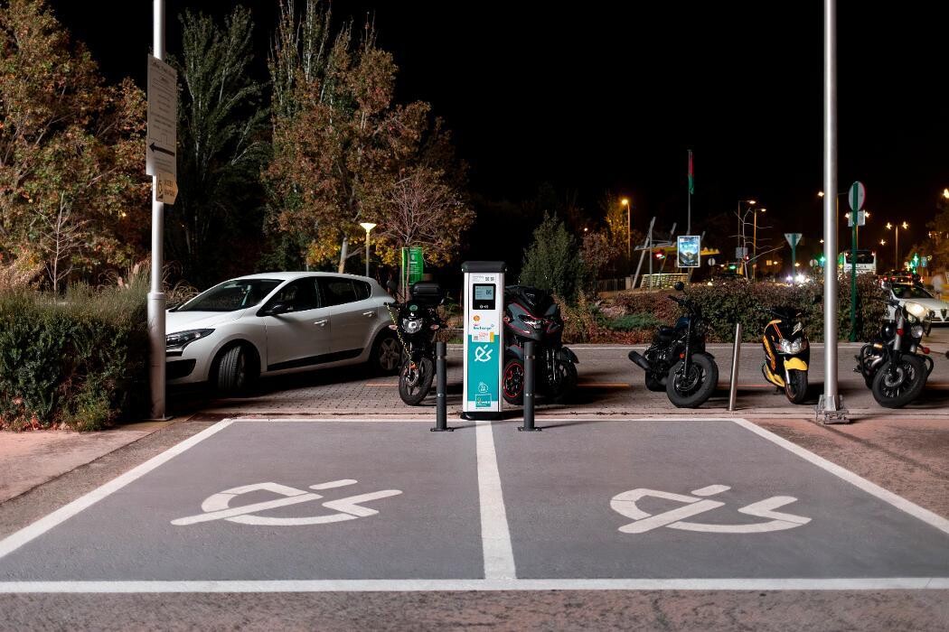 Images ACCIONA Charging Station
