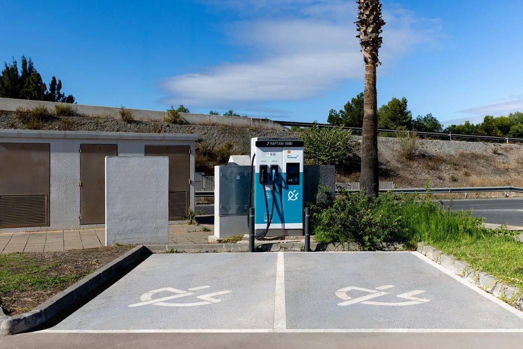 Images Shell Recharge Charging Station
