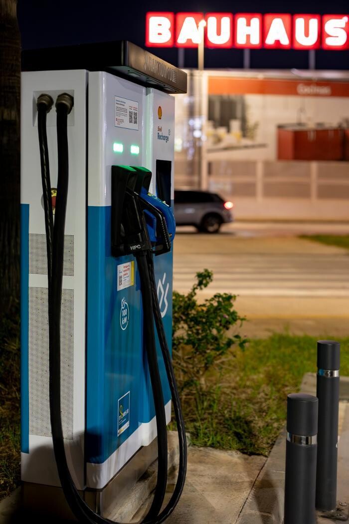 Images Shell Recharge Charging Station