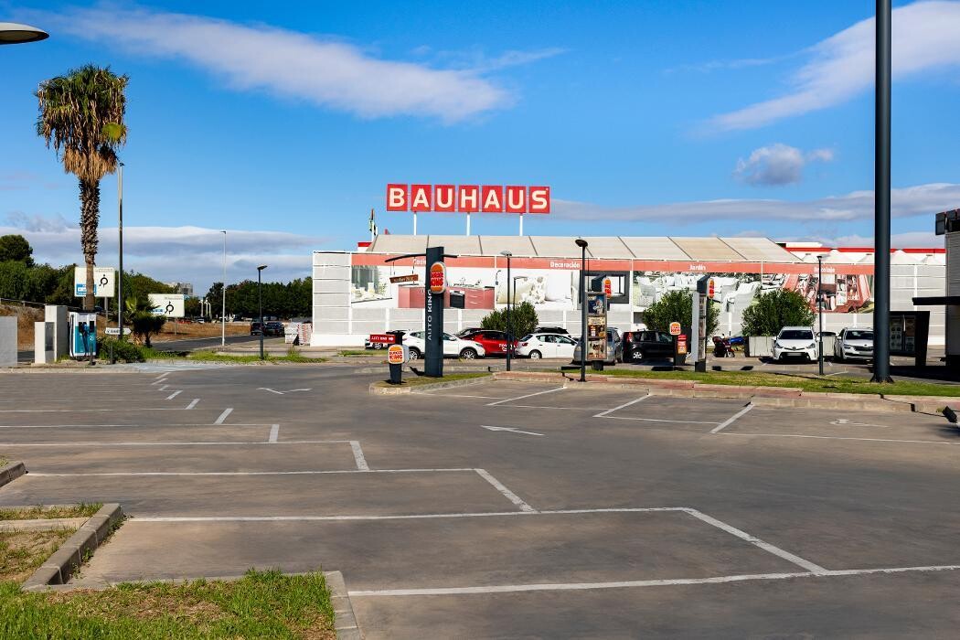 Images ACCIONA Charging Station