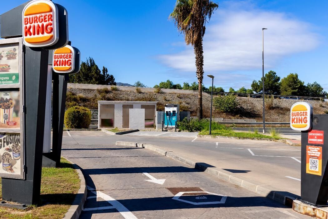 Images ACCIONA Charging Station