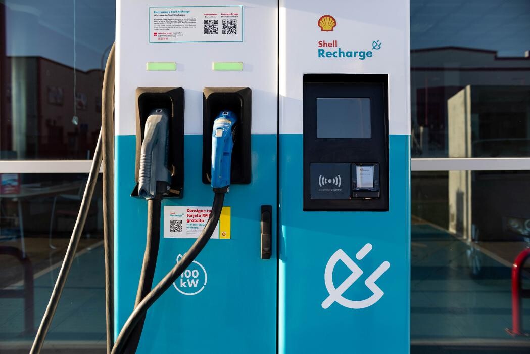 Images Shell Recharge Charging Station