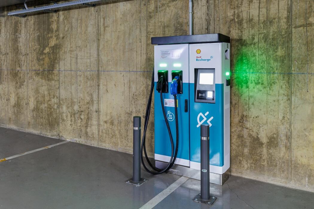Images Shell Recharge Charging Station