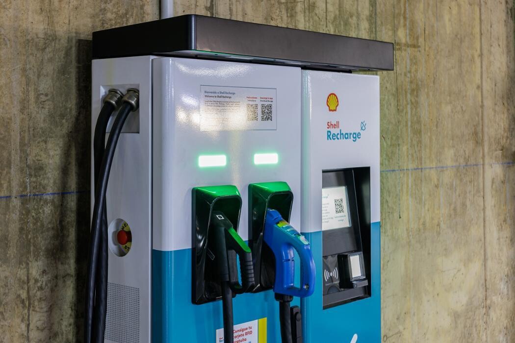 Images Shell Recharge Charging Station
