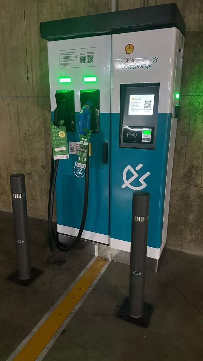 Images Shell Recharge Charging Station