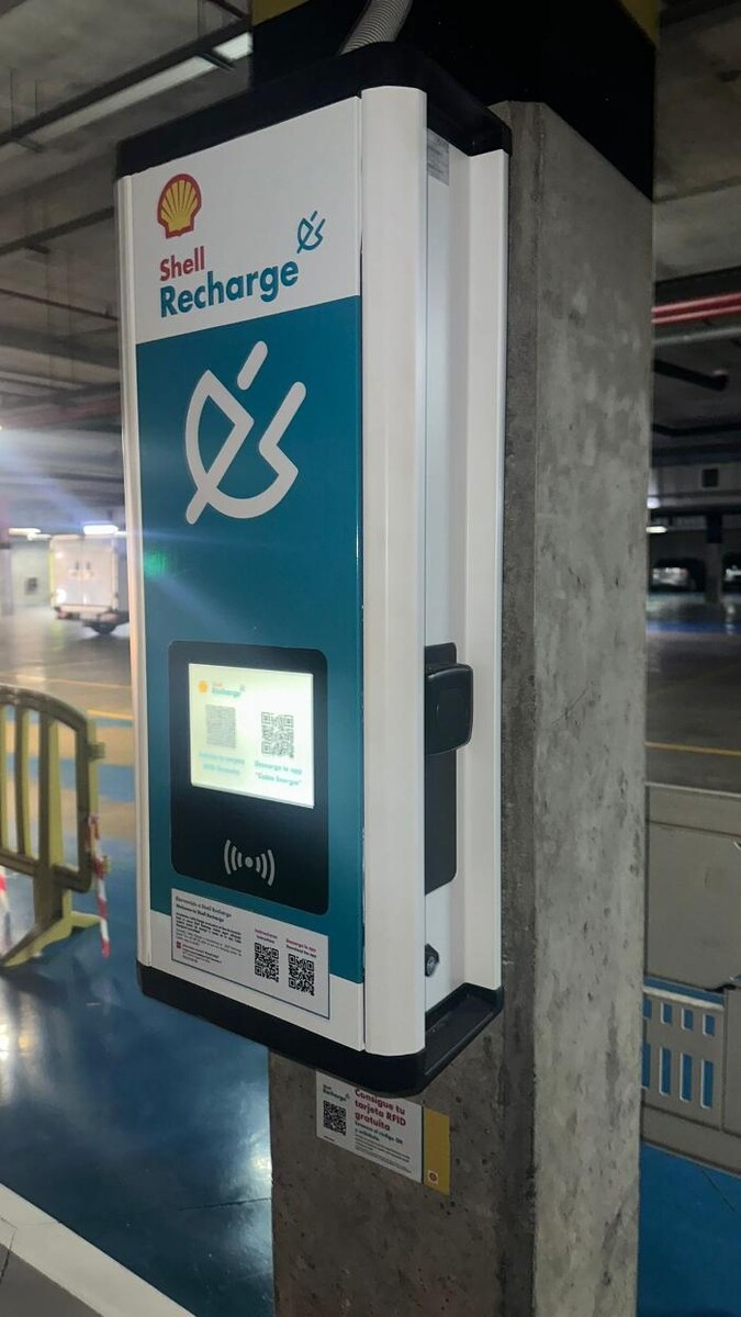 Images Shell Recharge Charging Station