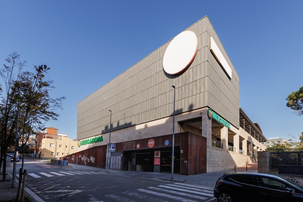 Images ACCIONA Charging Station