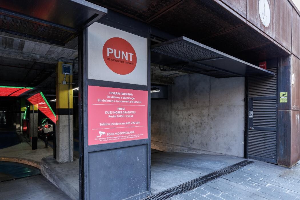 Images ACCIONA Charging Station