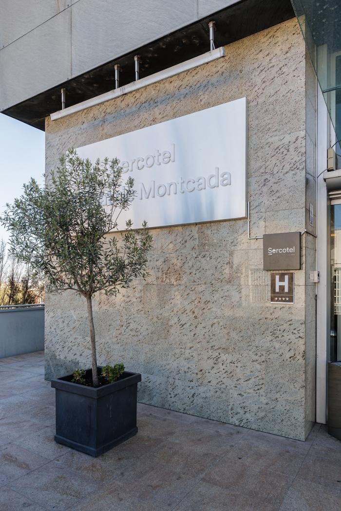 Images ACCIONA Charging Station