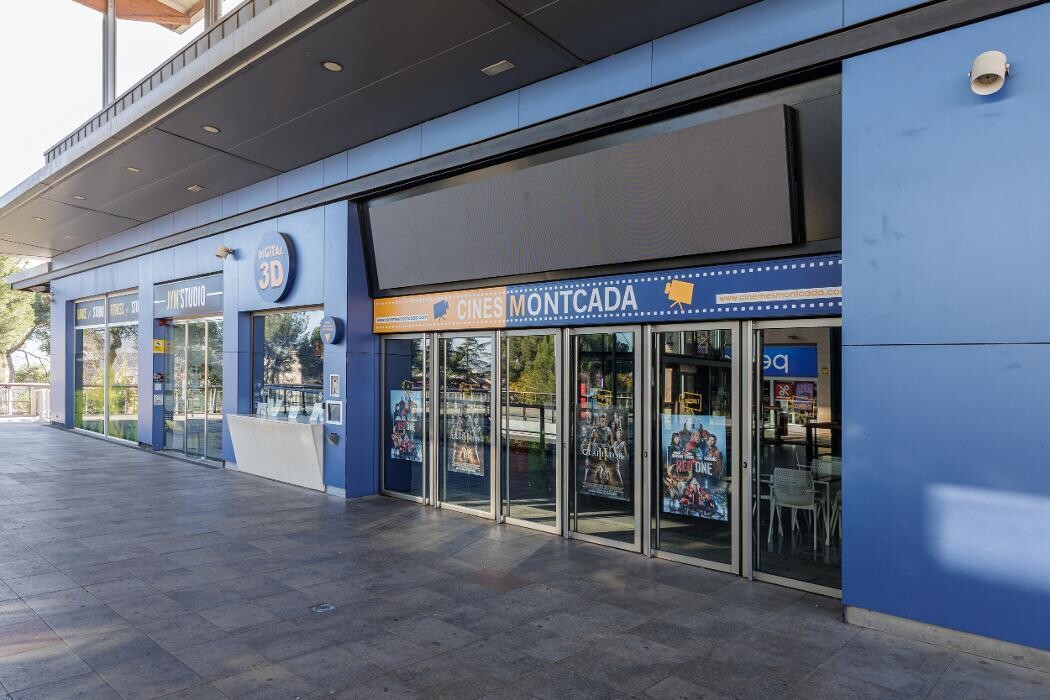 Images ACCIONA Charging Station