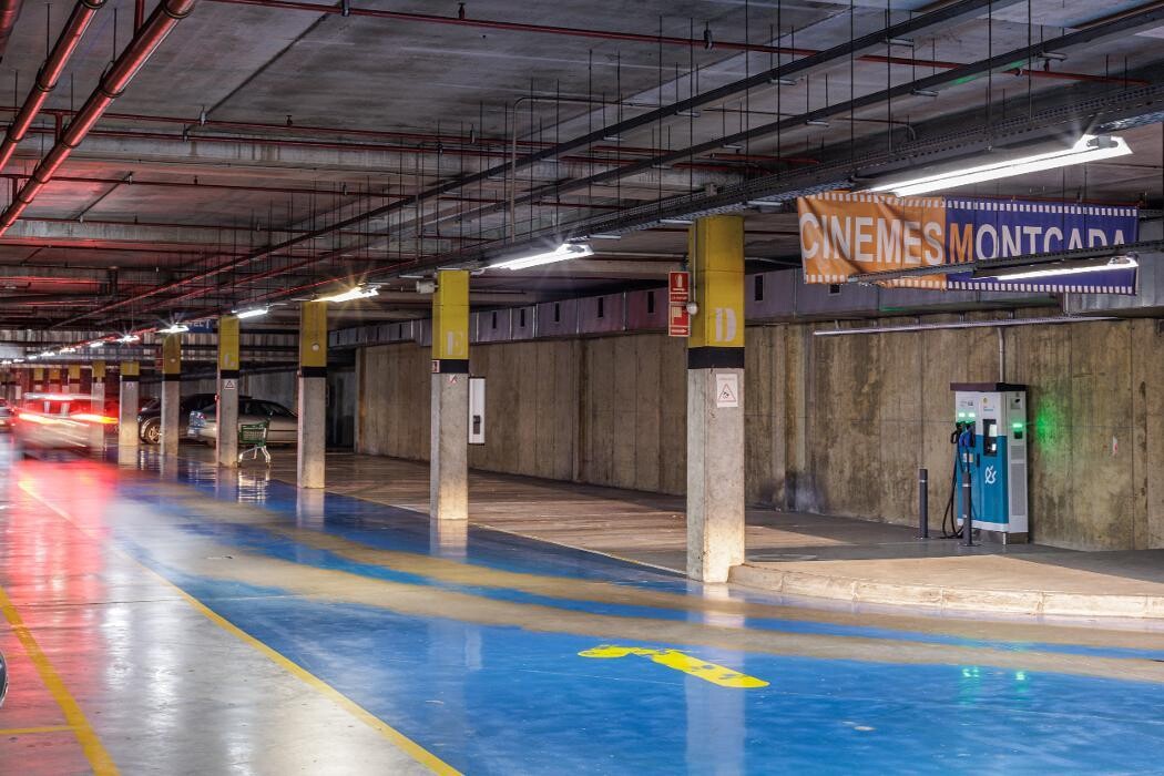 Images ACCIONA Charging Station