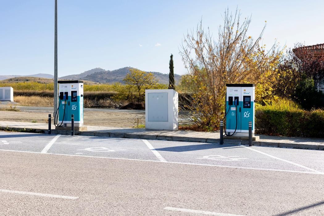Images Shell Recharge Charging Station