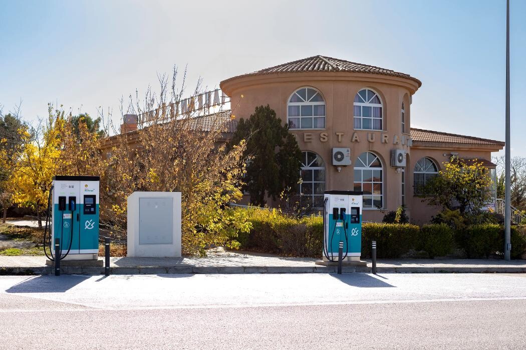 Images Shell Recharge Charging Station