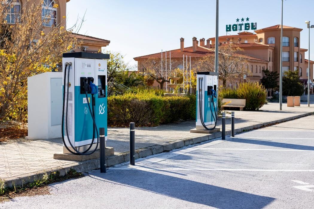 Images Shell Recharge Charging Station