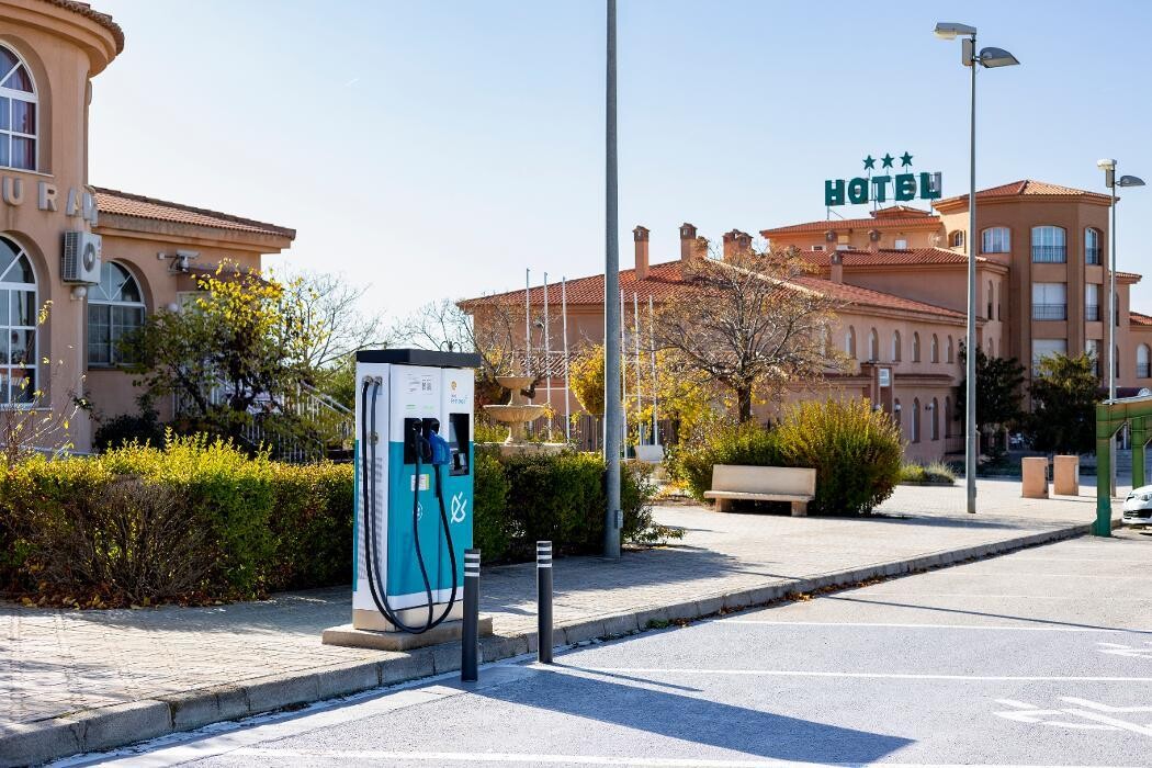Images Shell Recharge Charging Station