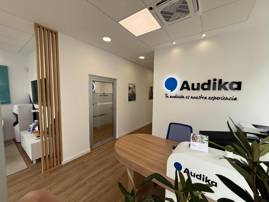 Images Audífonos en Langreo - Centro Auditivo Audika