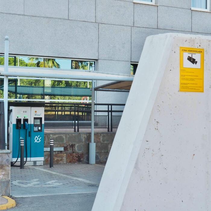 Images Shell Recharge Charging Station