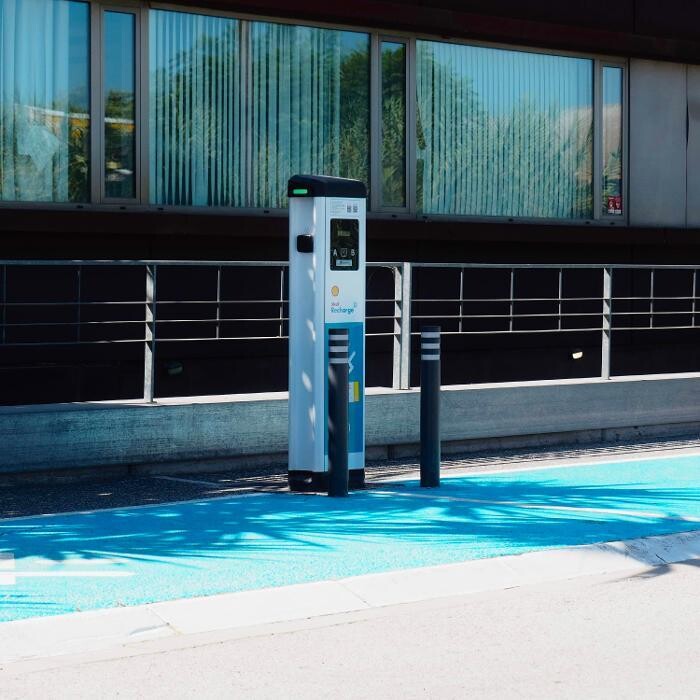 Images Shell Recharge Charging Station
