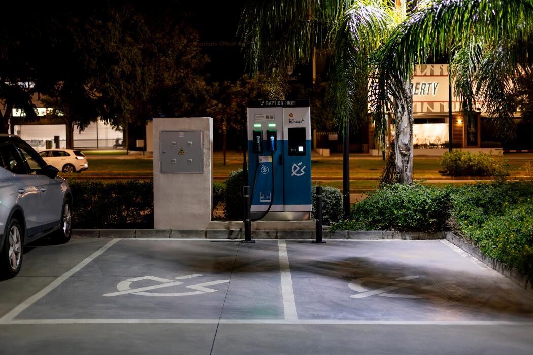 Images Shell Recharge Charging Station