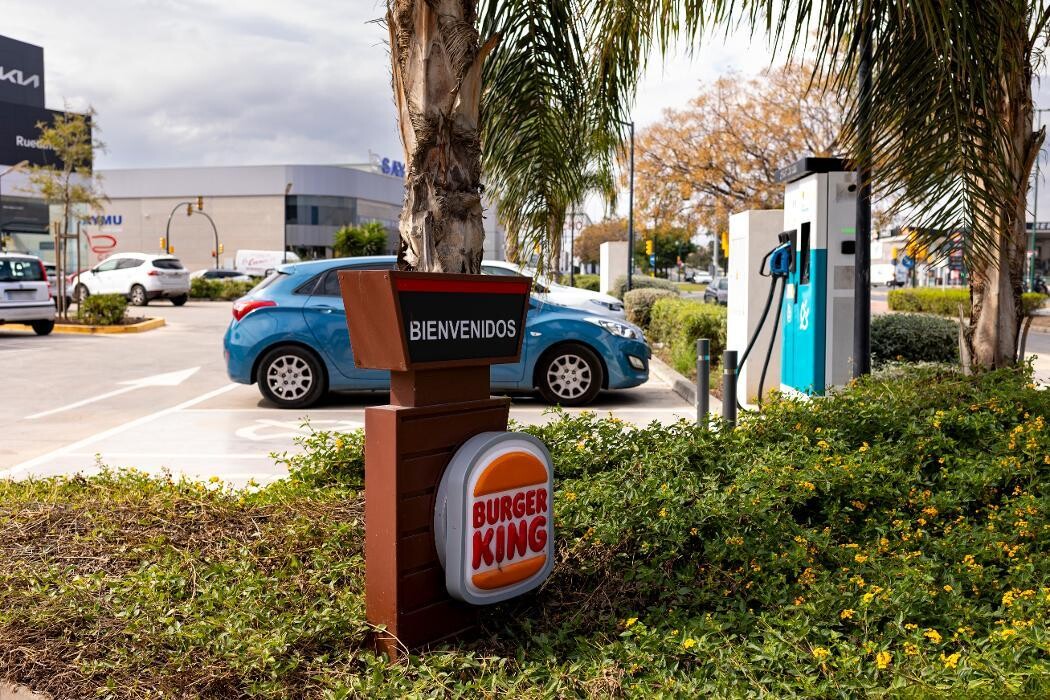 Images ACCIONA Charging Station