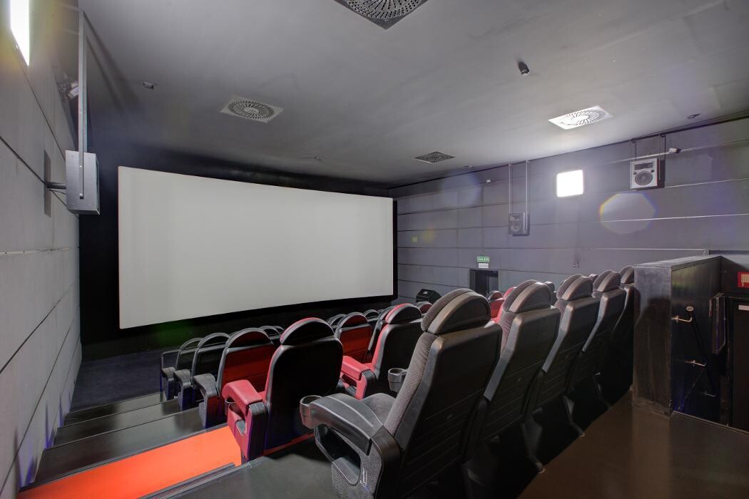 Images CINESA MÉNDEZ ÁLVARO - ISENSE