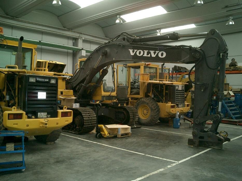 Images Maquiobras comercial y repuestos S.L.